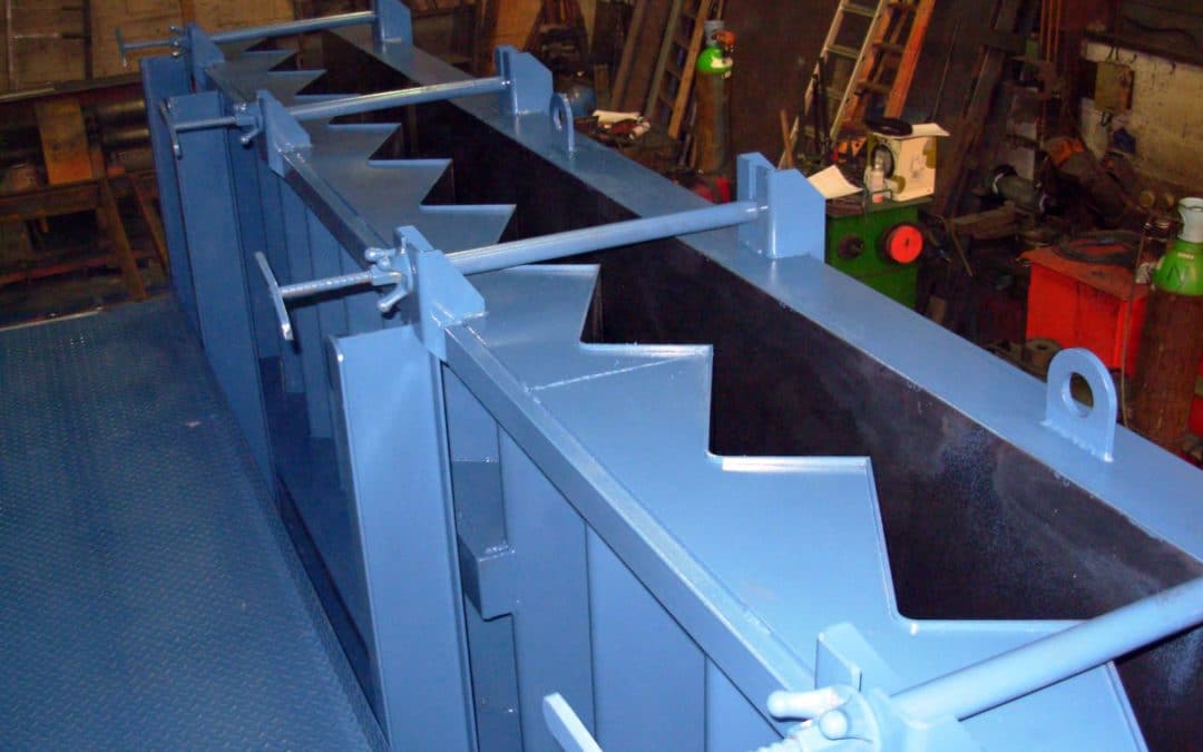 Moule fixe de préfabrication pour escalier droit en béton