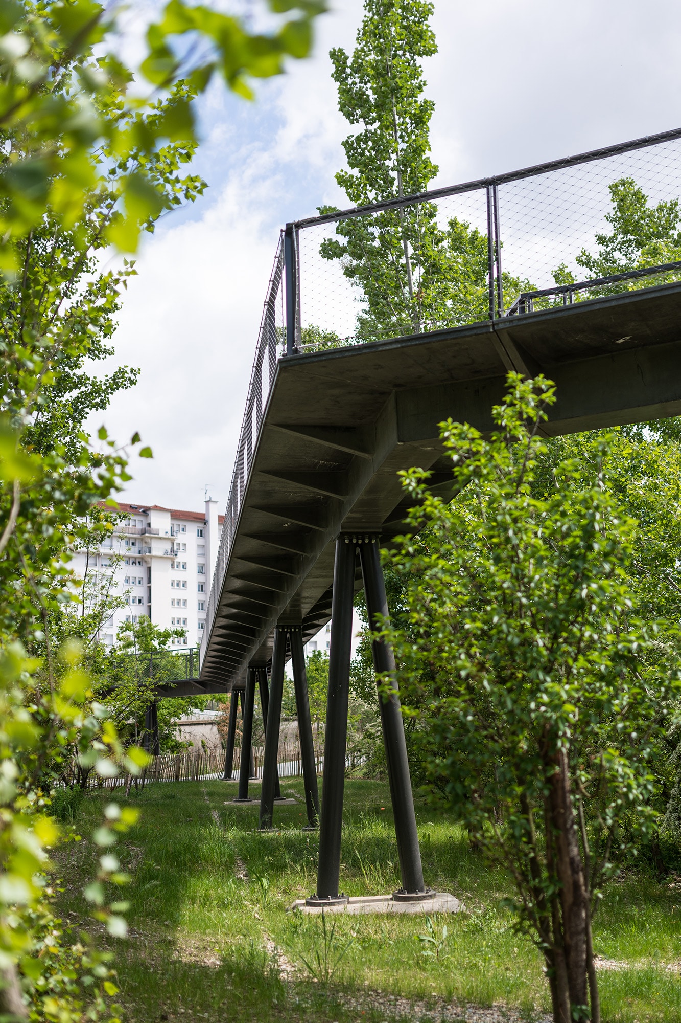 Passerelle du parc Blandan BFUP beton architectonique